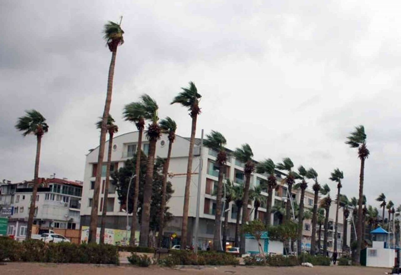 Ege’ye kuvvetli rüzgar uyarısı