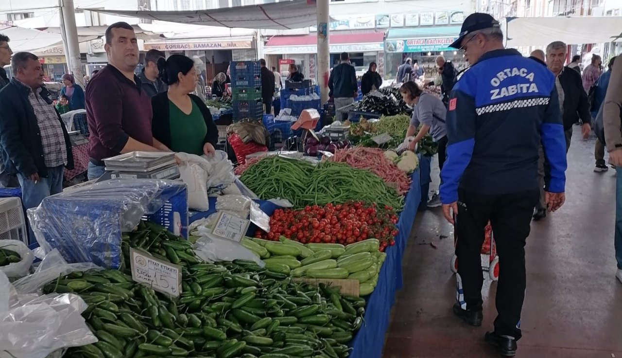 Ortaca Beleediyesi zabıta ekiplerinden pazar yerlerinde fiyat denetimi
