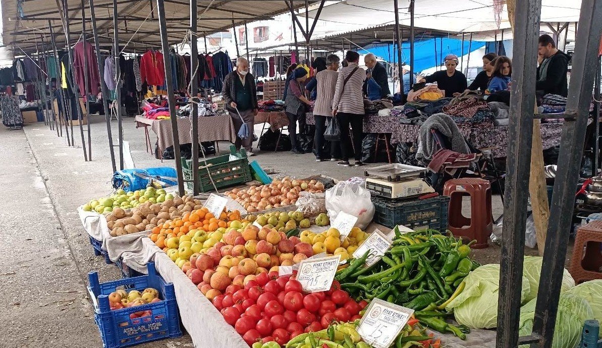 Ortaca Beleediyesi zabıta ekiplerinden pazar yerlerinde fiyat denetimi
