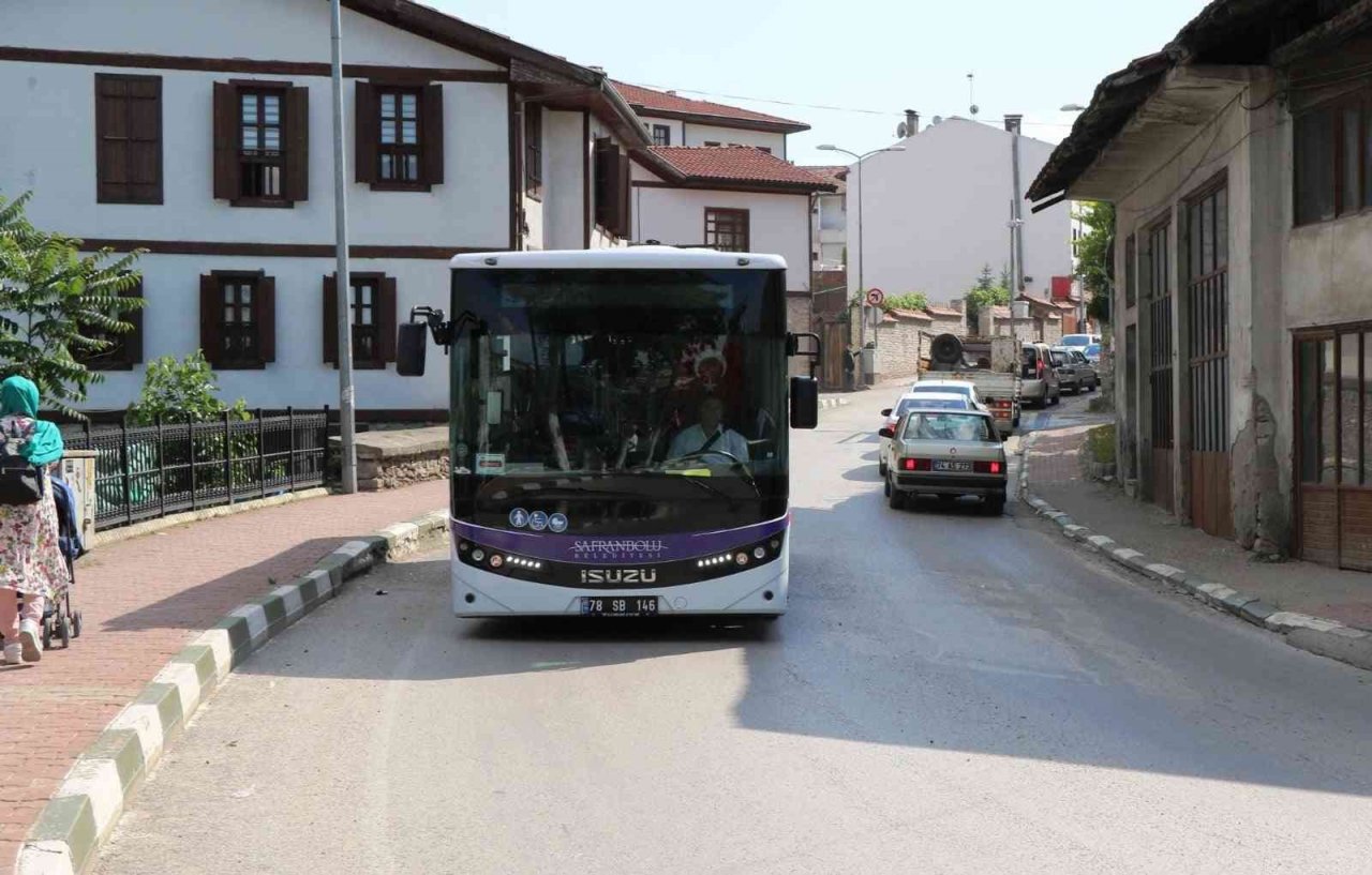 Safranbolu’da halk otobüsü sayısı 9’a çıkarıldı