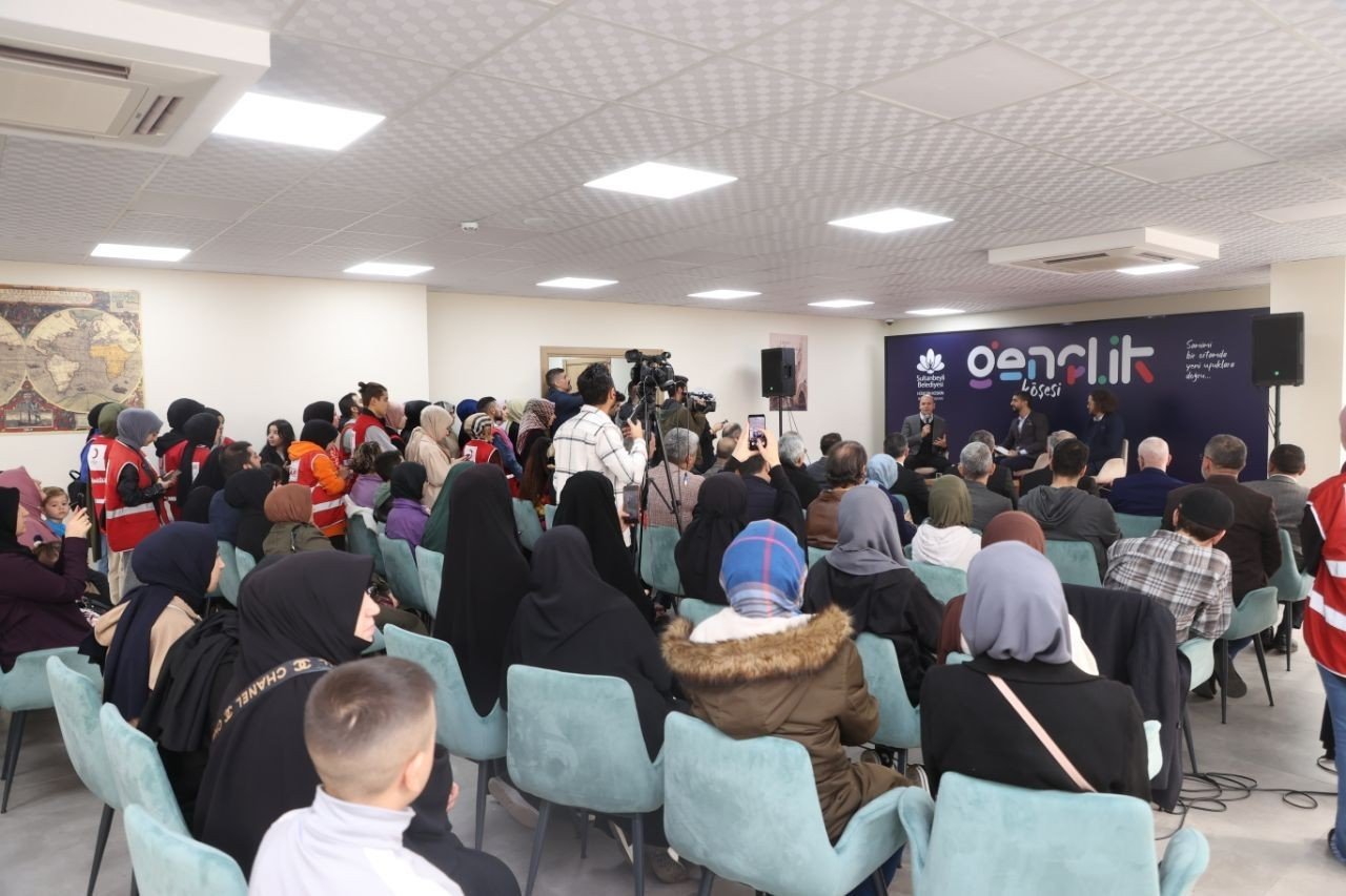 Sultanbeyli’de “Gençlik Akademisi” açıldı