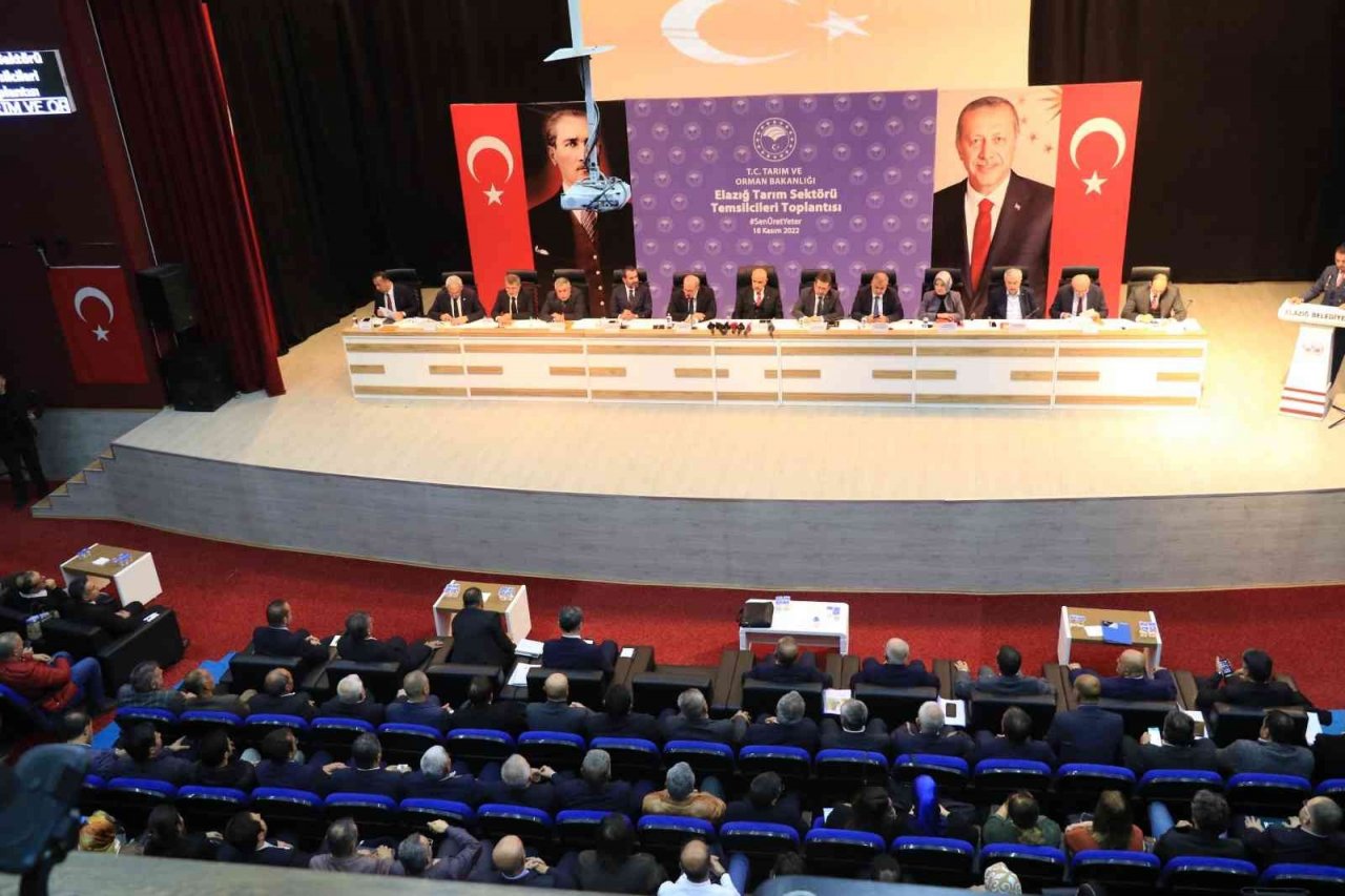 Tarım ve Orman Bakanı Kirişci: “Cumhurbaşkanımızın adeta ağzına bakan ve bu kişi ne diyecek diye bekleyen bir dünya var”