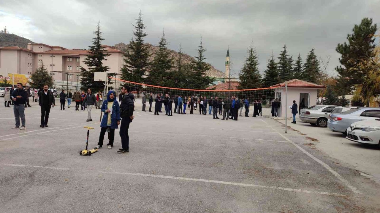 4 bin 903 öğretmen ‘Uzman Öğretmenlik ve Başöğretmenlik’ sınavına girdi