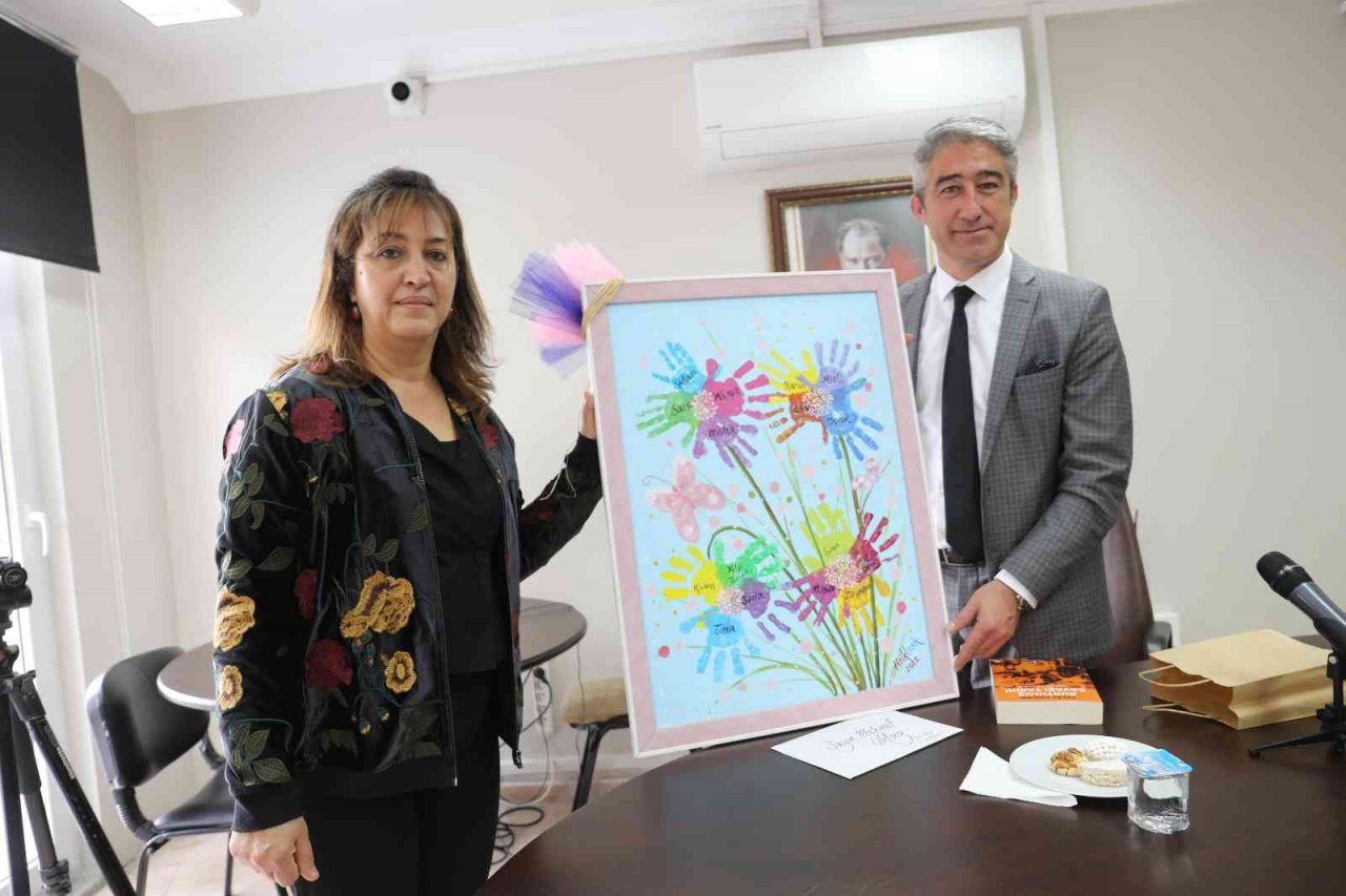 Marmaris Belediye Başkanı Oktay minik öğrencileri ağırladı