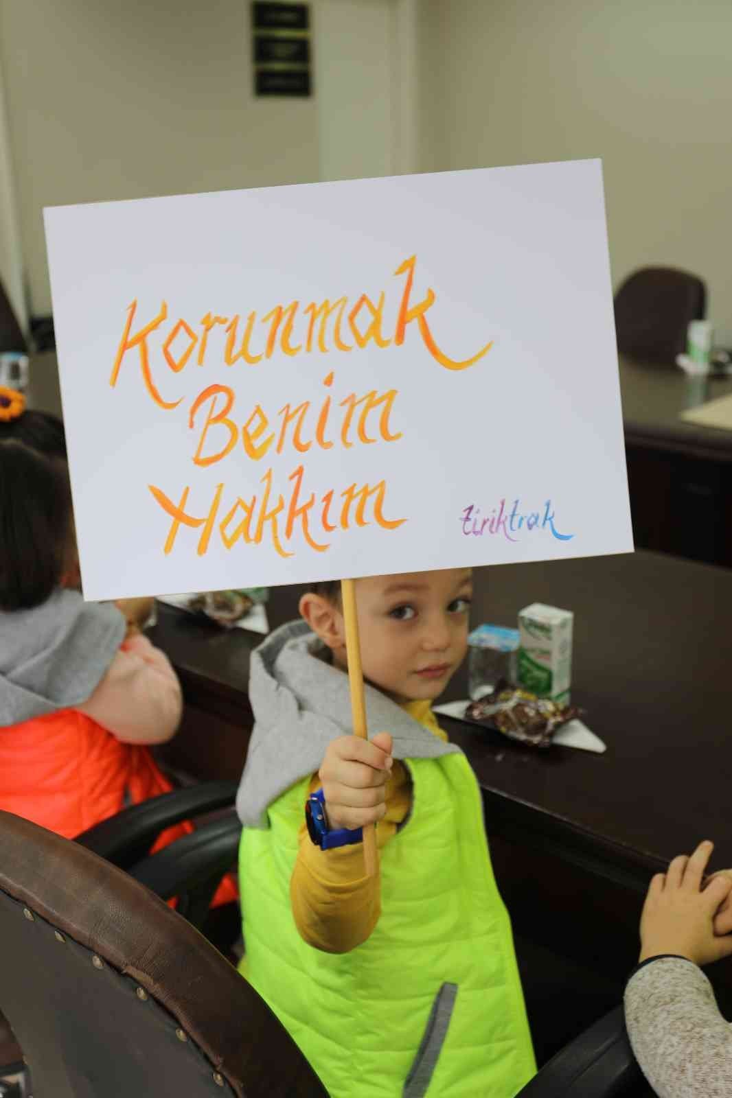 Marmaris Belediye Başkanı Oktay minik öğrencileri ağırladı