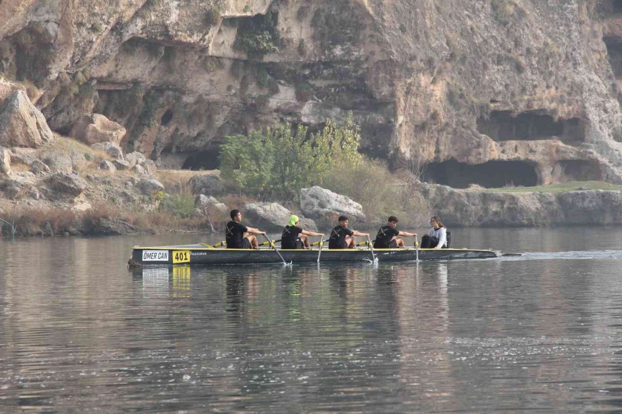 Türkiye’nin ilk kürek maratonu Adıyaman’da başladı