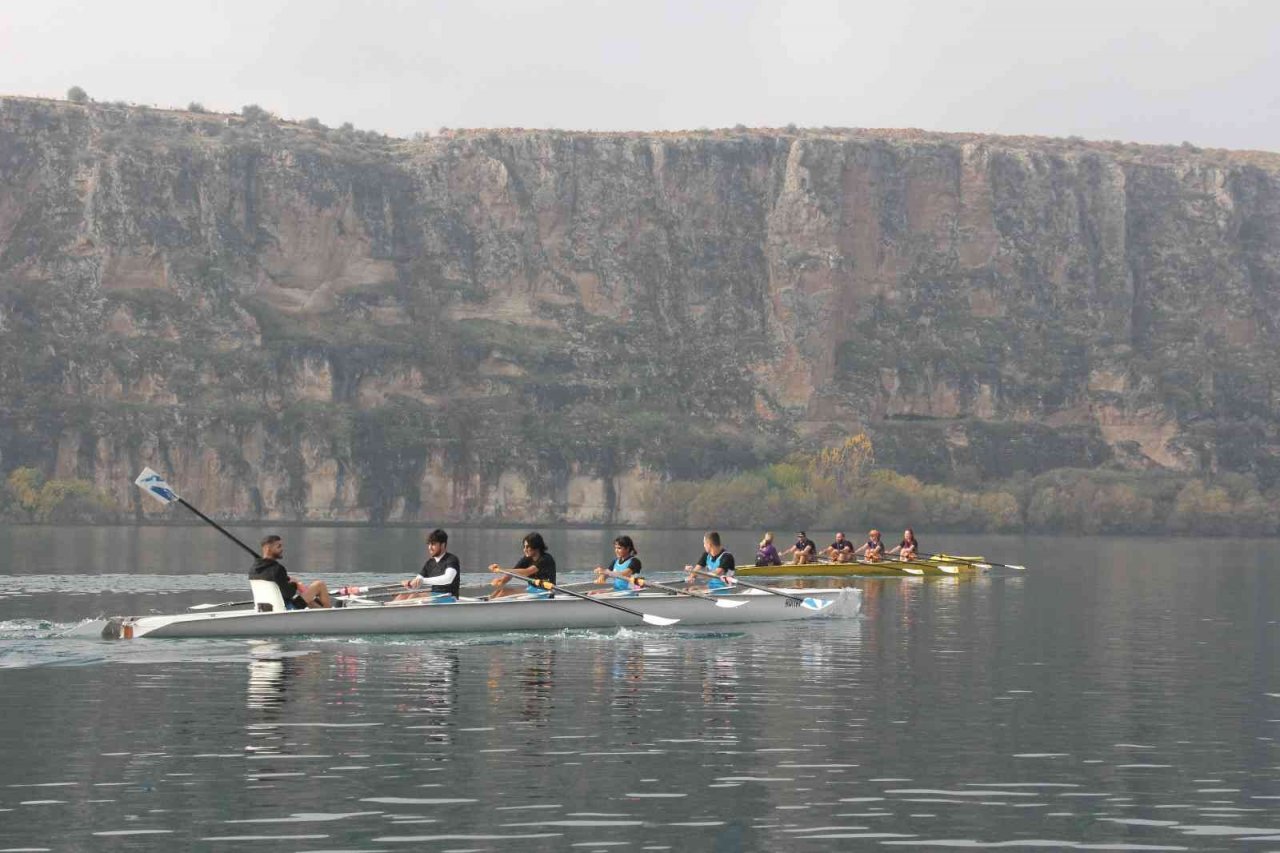 Türkiye’nin ilk kürek maratonu Adıyaman’da başladı