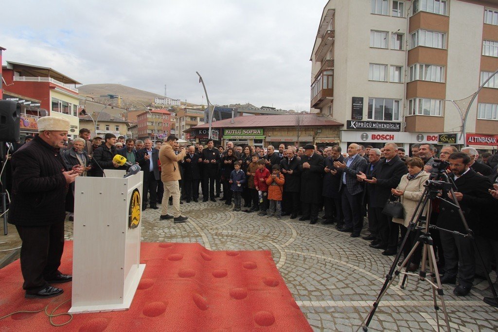 Bayburt’un simgesi Tarihi Saat Kulesi yeni yüzüyle hizmete açıldı