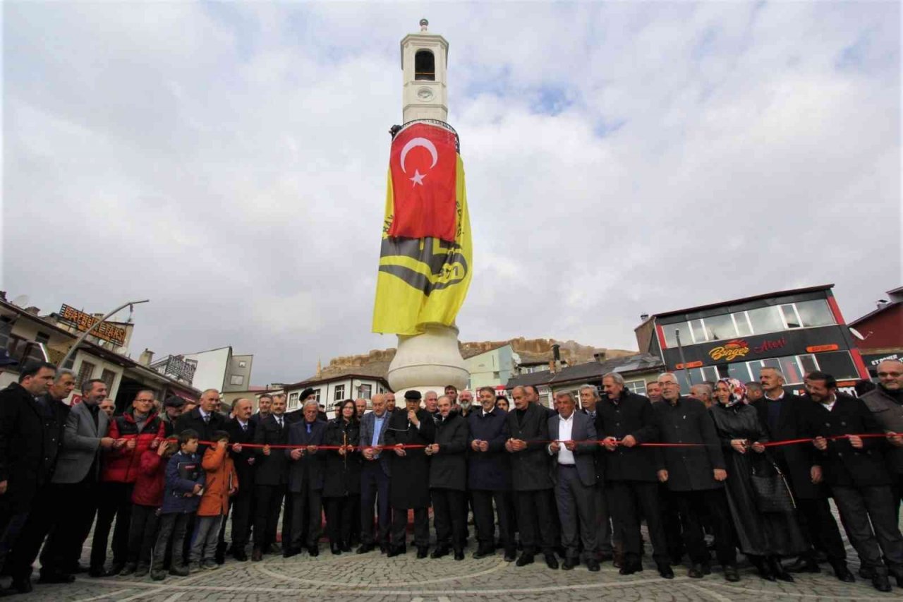 Bayburt’un simgesi Tarihi Saat Kulesi yeni yüzüyle hizmete açıldı