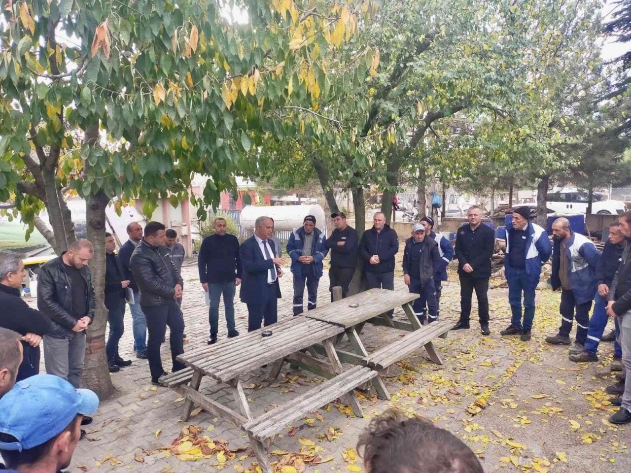 Çöp toplama hizmetini yürüten işçilere teşekkür