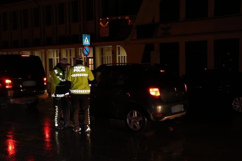 Eskişehir’de bir gecede 7 bin 649 şahıs sorgulandı