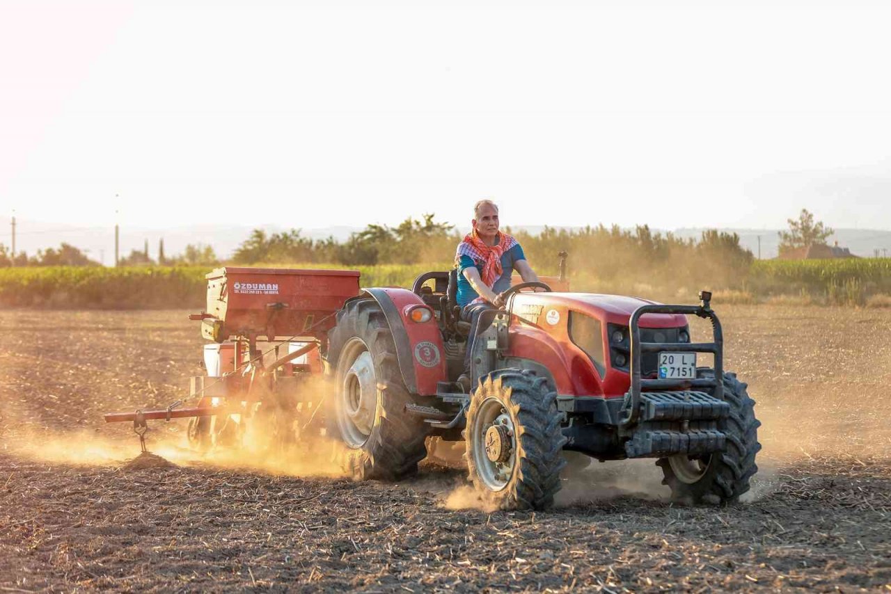 Denizlili üreticinin yüzü aldığı dev yardımlar sayesinde gülüyor