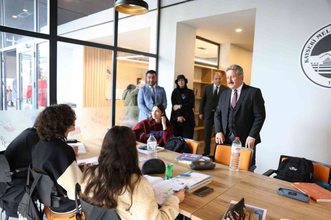 Melikgazi’nin Kütüphanelerine Büyük İlgi