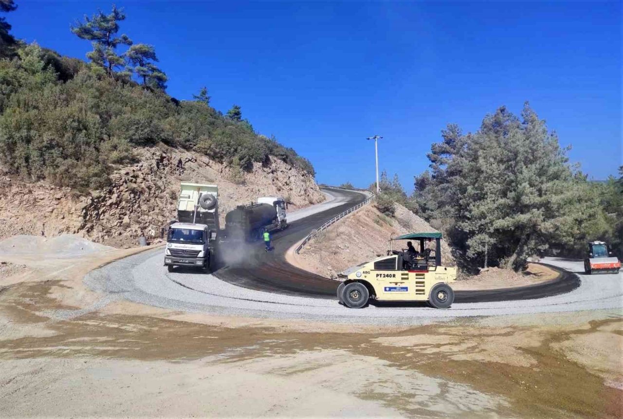 Menteşe’de 466 kilometre asfalt çalışması