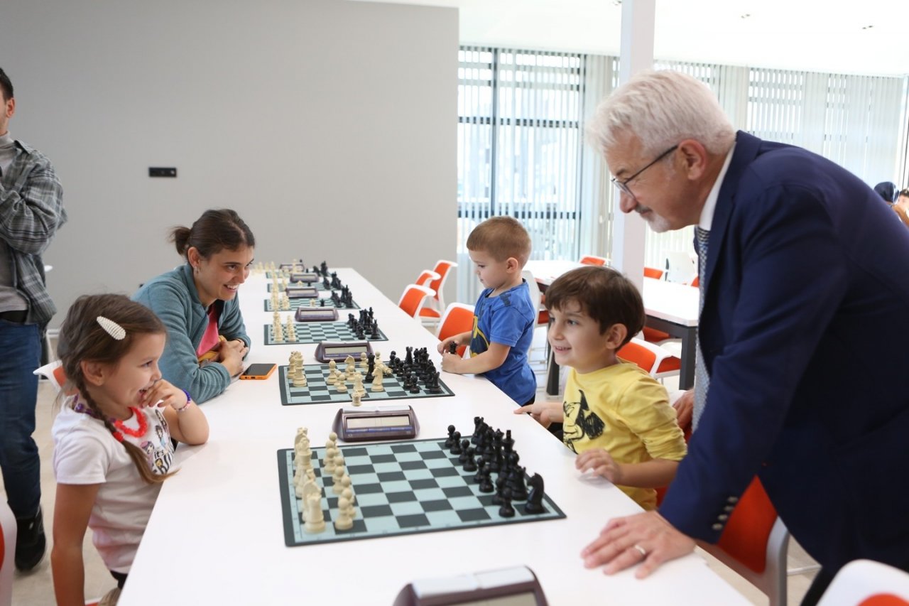 Balat Satranç Evi kapılarını açtı