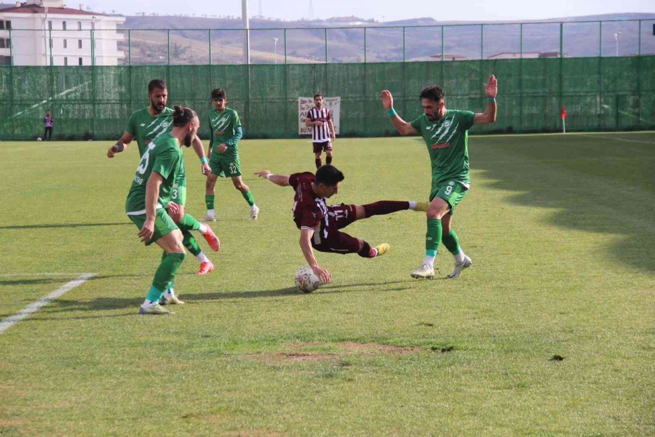 TFF 3. Lig: ES Elazığspor: 1 - 1922 Konyaspor: 2