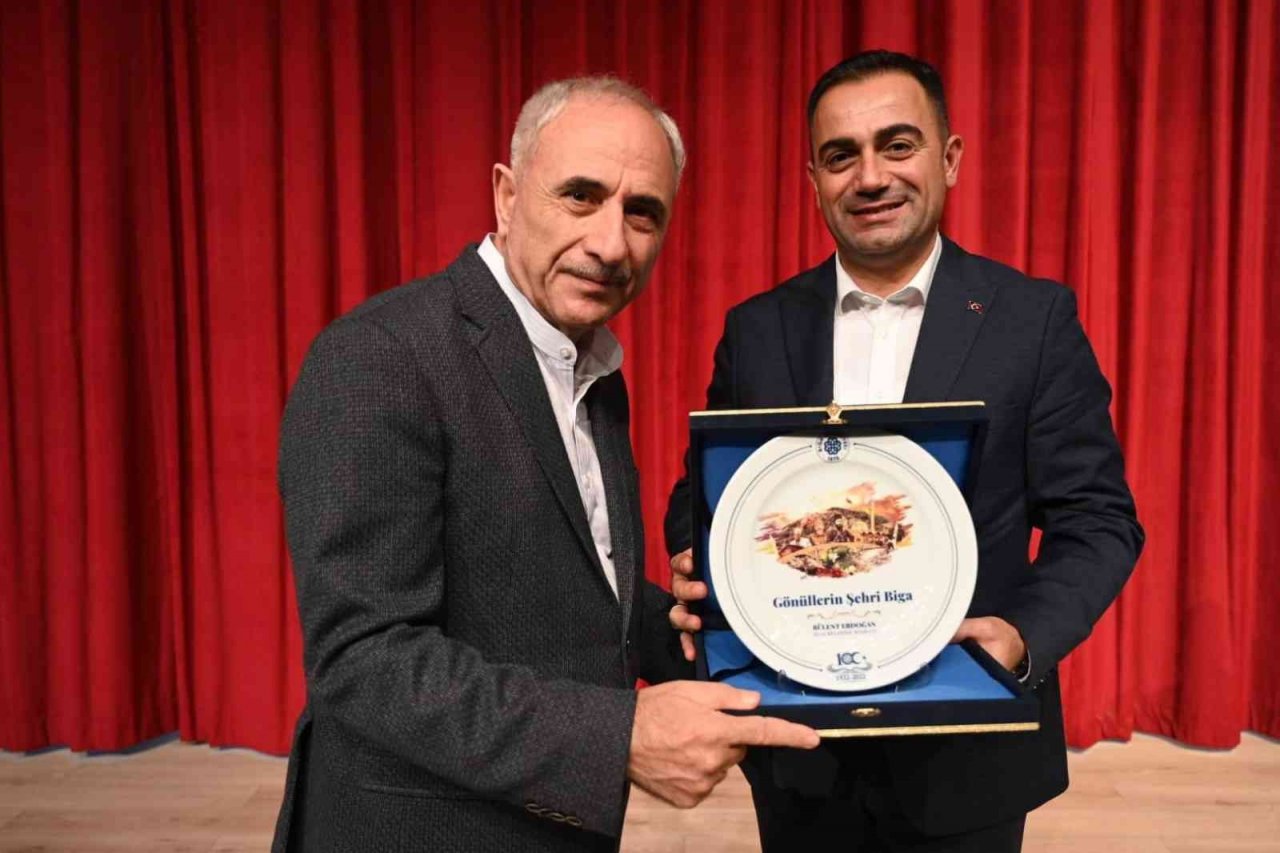 Prof. Dr. Nurullah Genç, Biga’da konferans verdi