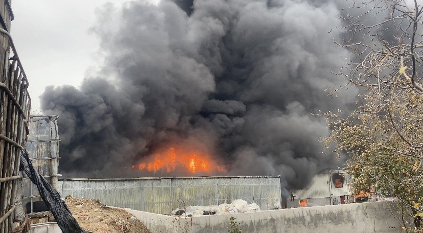 Bursa’da geri dönüşüm deposunda büyük yangın
