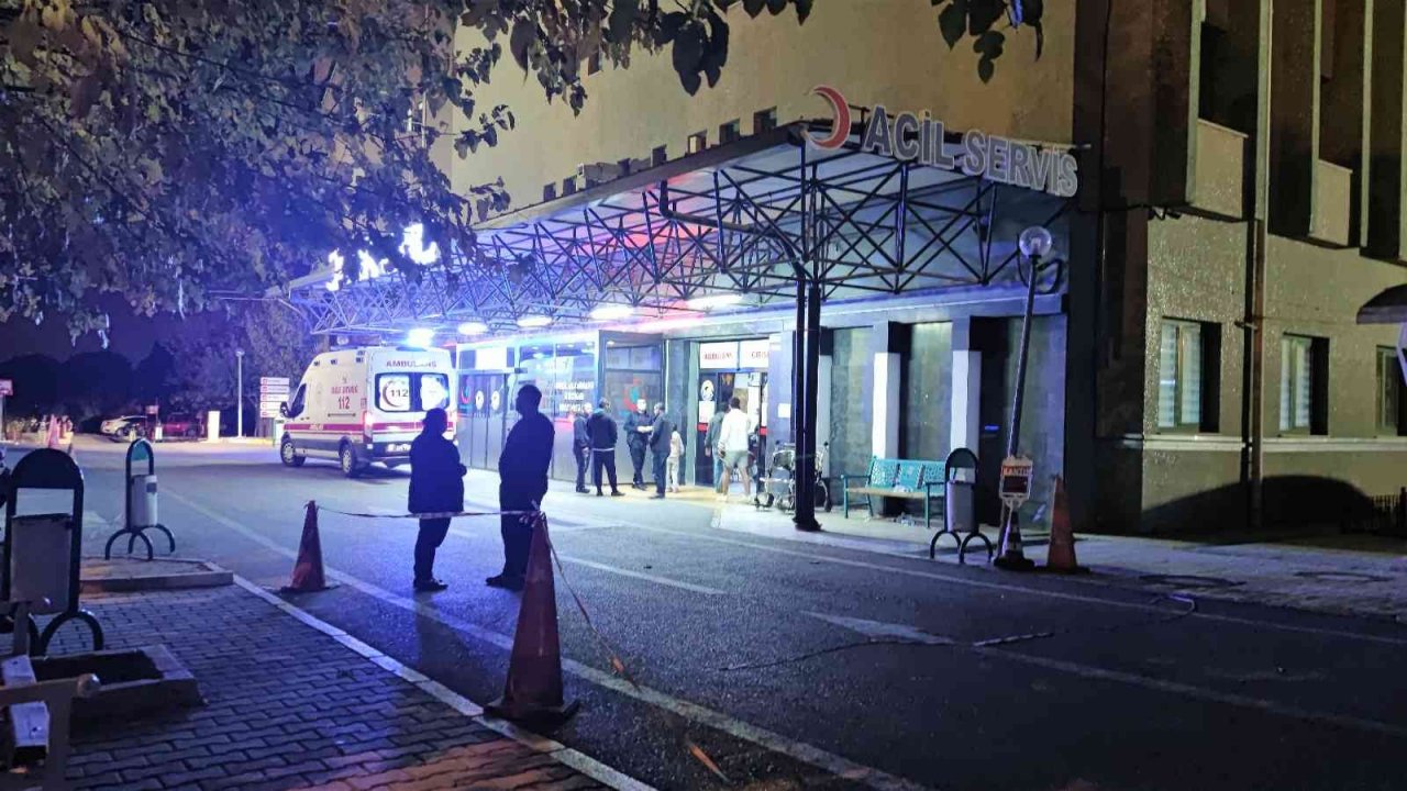 Parkta karşılaşan gençlerin kavgasında silahlar konuştu: 1 ölü, 2 yaralı