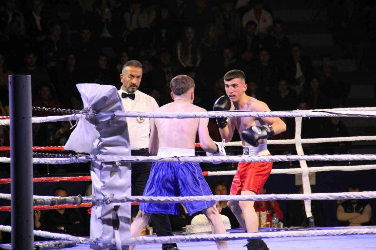 Dünya şampiyonu milli sporcu Şipal boksa veda etti