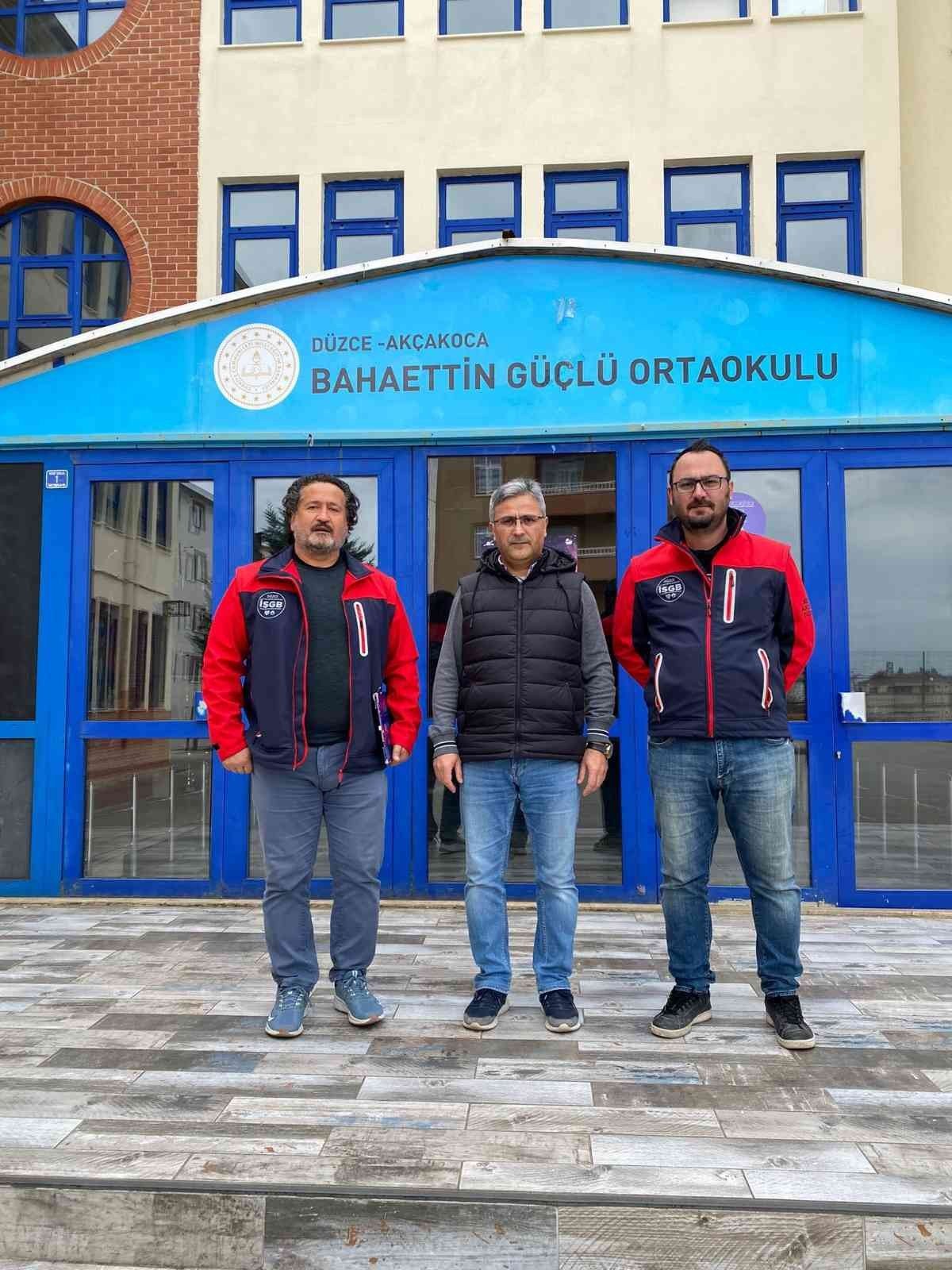 Akçakoca’da 4 okula "Okulum Temiz" belgesi verildi