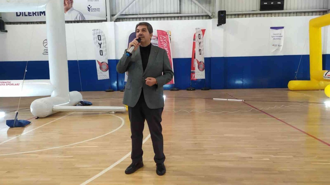 Esenler’de dron pilotları kıyasıya yarıştı