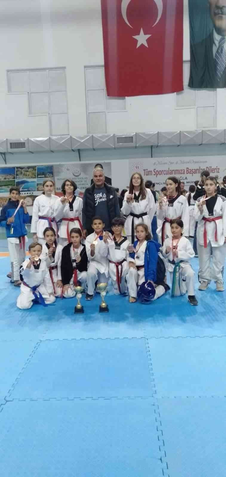 Köyceğizli tekvandocular şampiyonaya damga vurdu