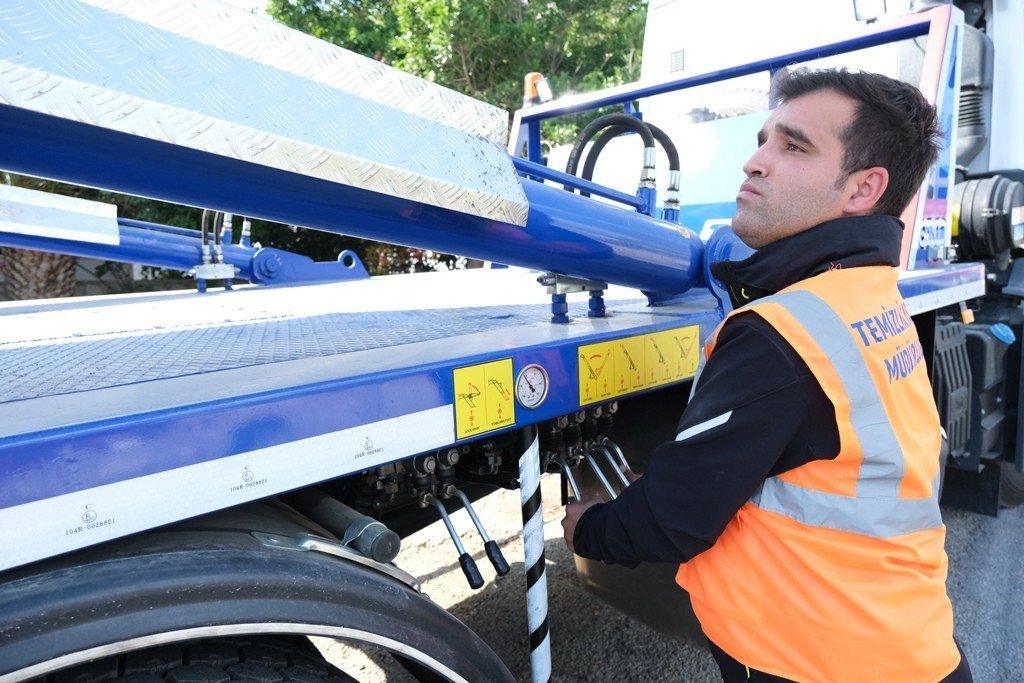 Bodrum’da moloz atık konteynerleri devreye girdi