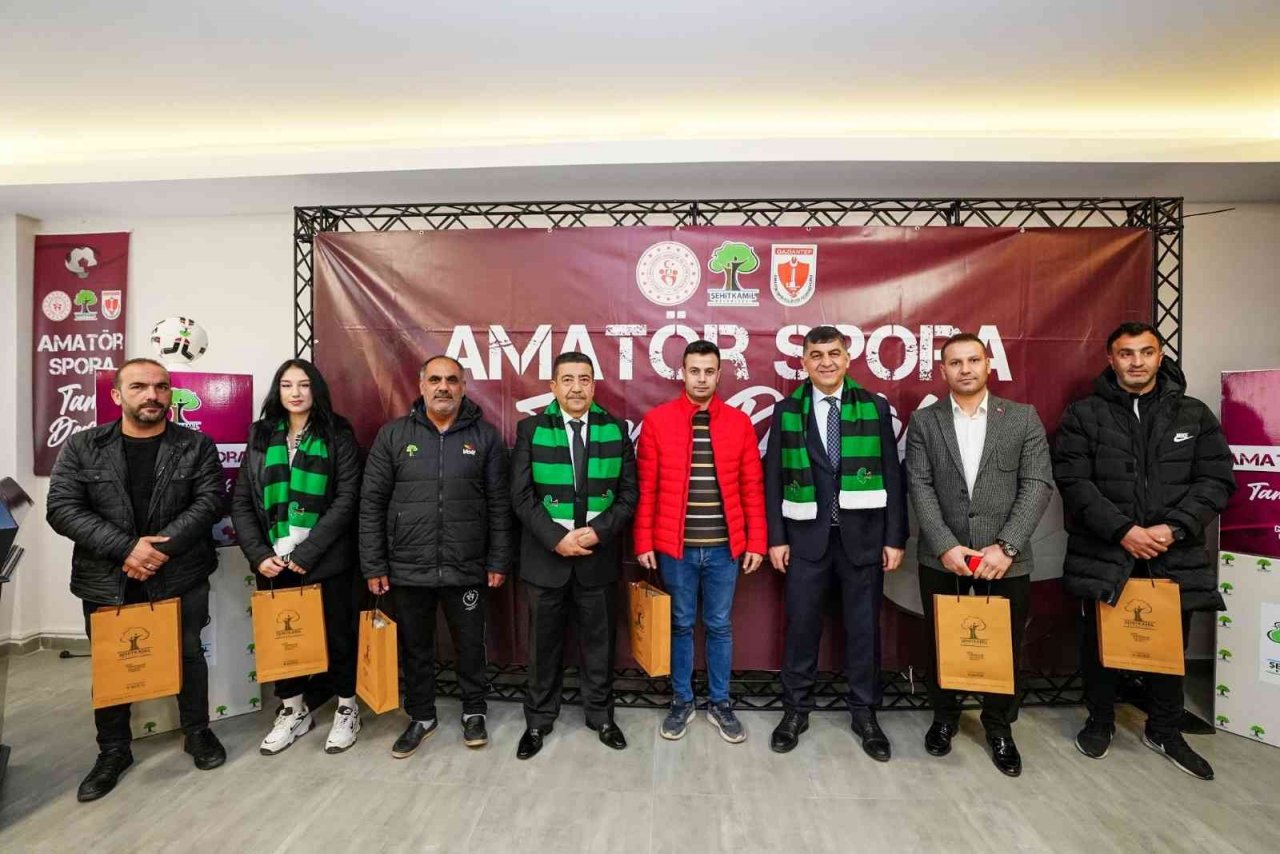 Şehitkamil’de 76 spor kulübüne destek
