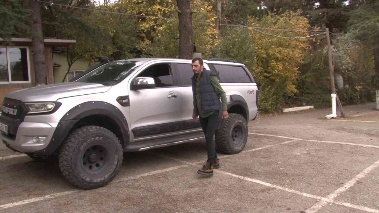 Tavuklarına saldırdığı gerekçesiyle sokak köpeğine ateş açtı