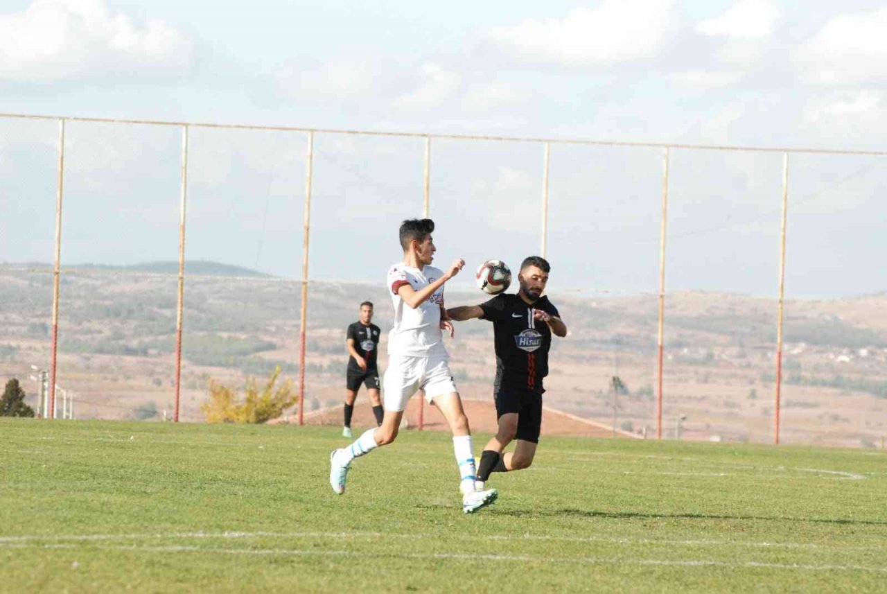 Kırmızı grupta Çal Belediyespor evinde rahat kazandı