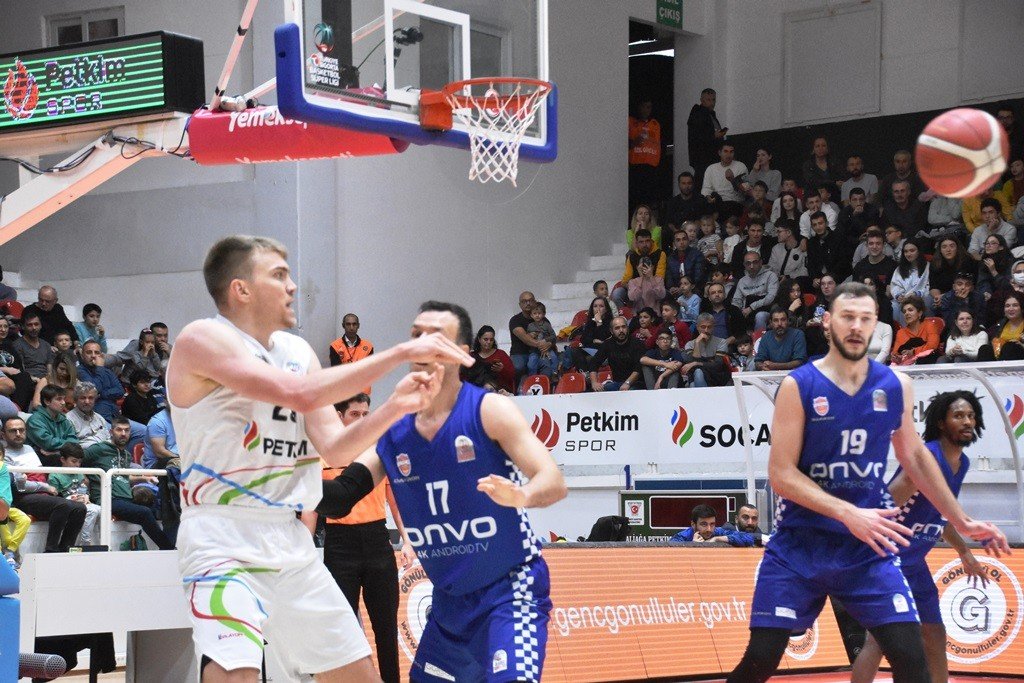 Basketbol Süper Ligi: Aliağa Petkimspor: 79 - Onvo Büyükçekmece Basketbol: 75