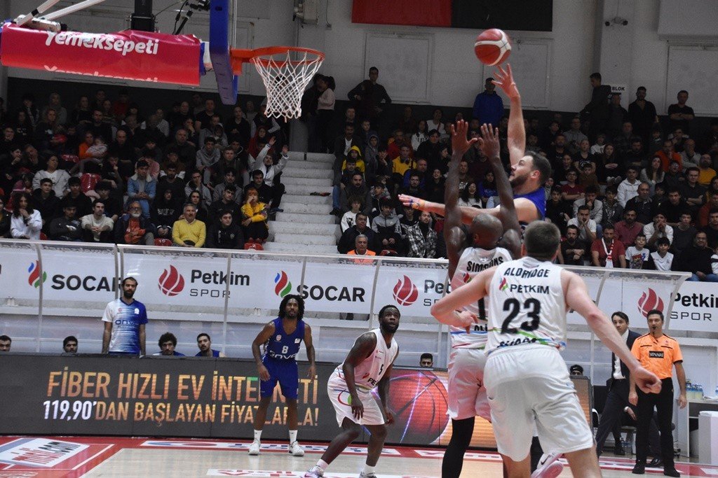 Basketbol Süper Ligi: Aliağa Petkimspor: 79 - Onvo Büyükçekmece Basketbol: 75