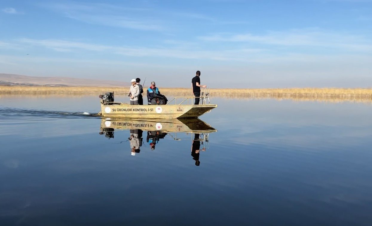 Afyonkarahisar’ın ‘Karamık Gölü’ hayranlık uyandırıyor