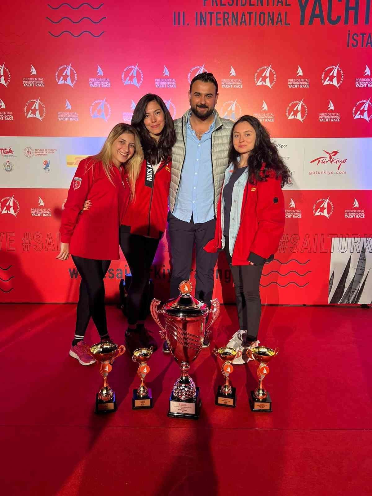 Yelkende 5 kupa birden kazandılar