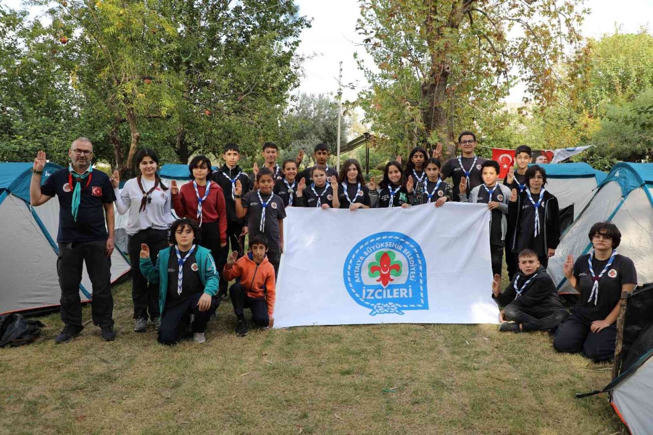 Büyükşehir izcileri Zeytin Park’ta kamp yaptı