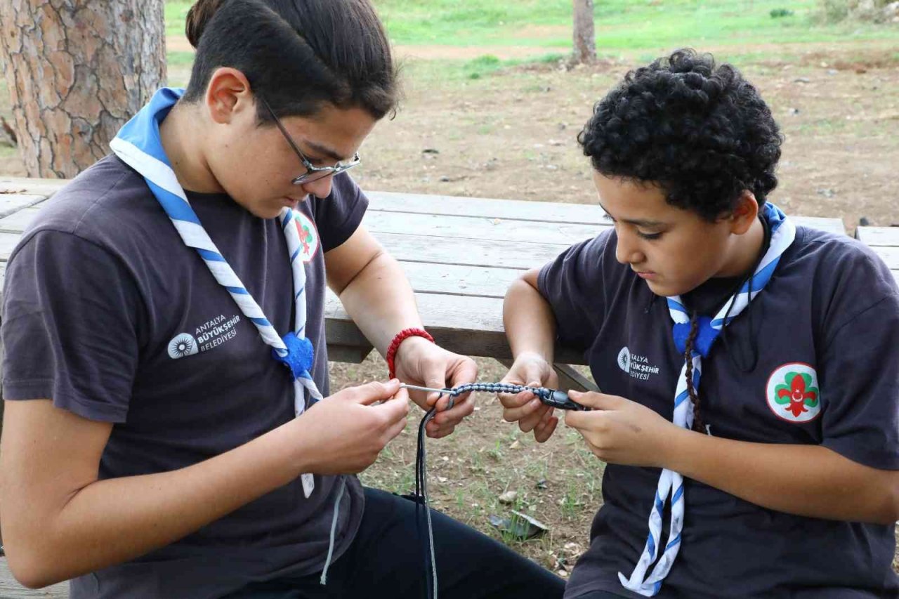 Büyükşehir izcileri Zeytin Park’ta kamp yaptı