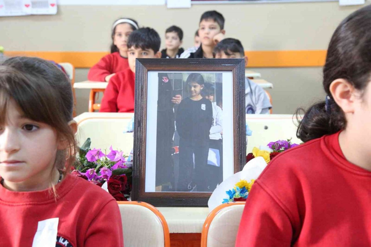 Terör kurbanı Ecrin’in adı okuduğu okula verildi
