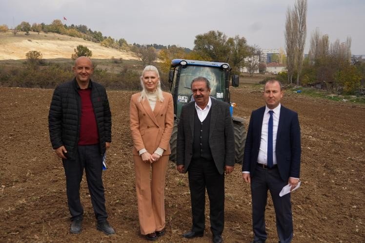 Bilecik’te ata tohumu karakılçık buğdayı toprakla buluştu