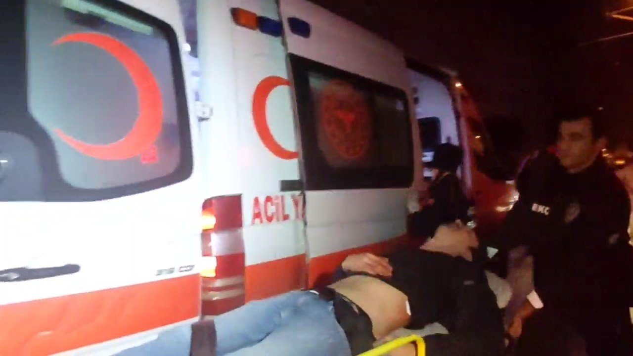 Husumetlileri tarafından tarafından iş yerinde bıçaklandı