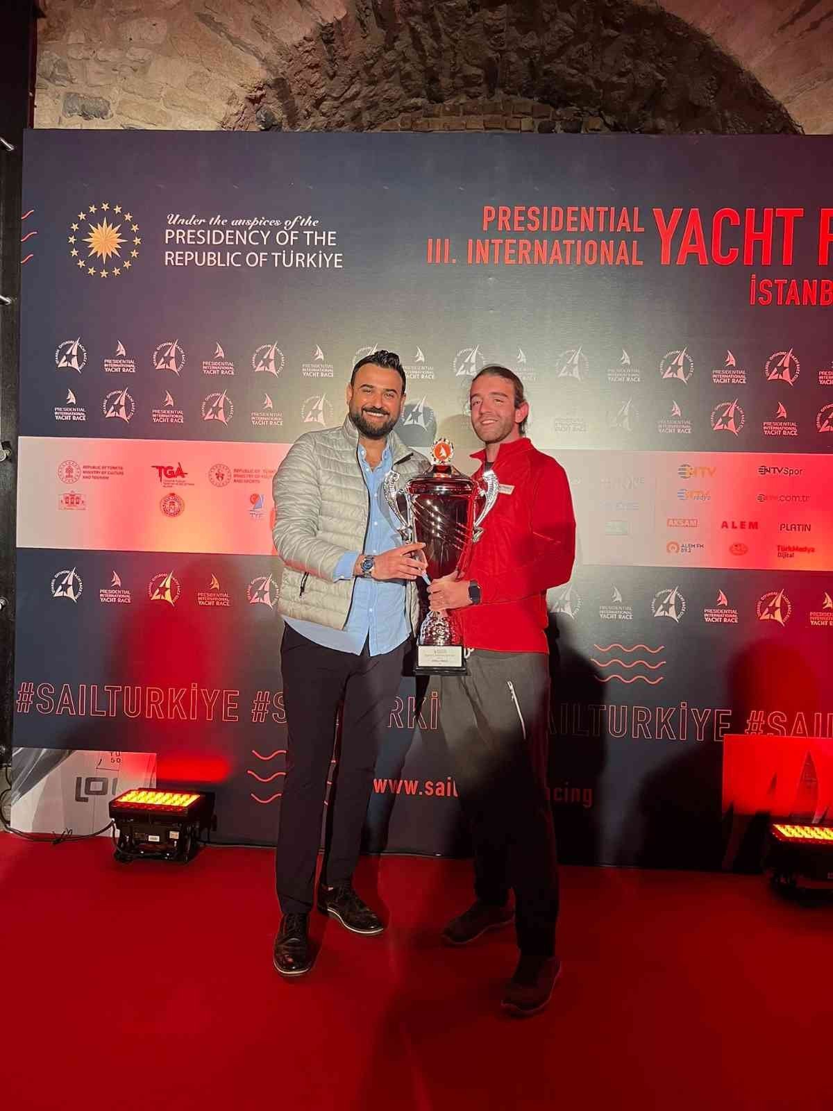 Yelkende 5 kupa birden kazandılar