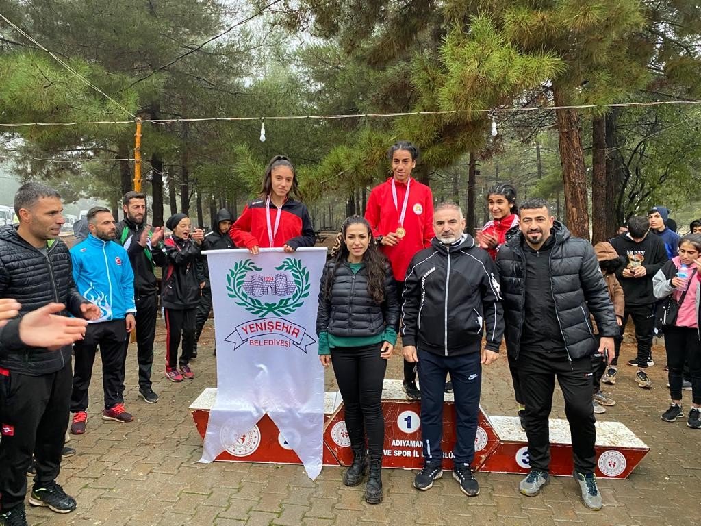 Yenişehir atletizm U16 yarı finalde