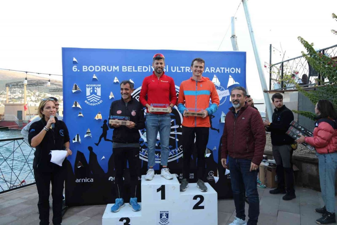 Bodrum’da başarılı olan sporcular, ödüllendirildi