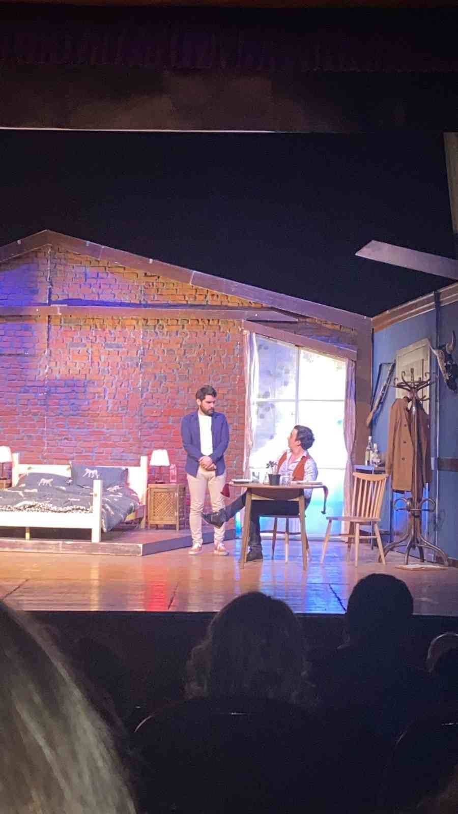 Amasya’daki feci kazaya karışan tiyatrocuların son tiyatro gösterisinin görüntüleri ortaya çıktı