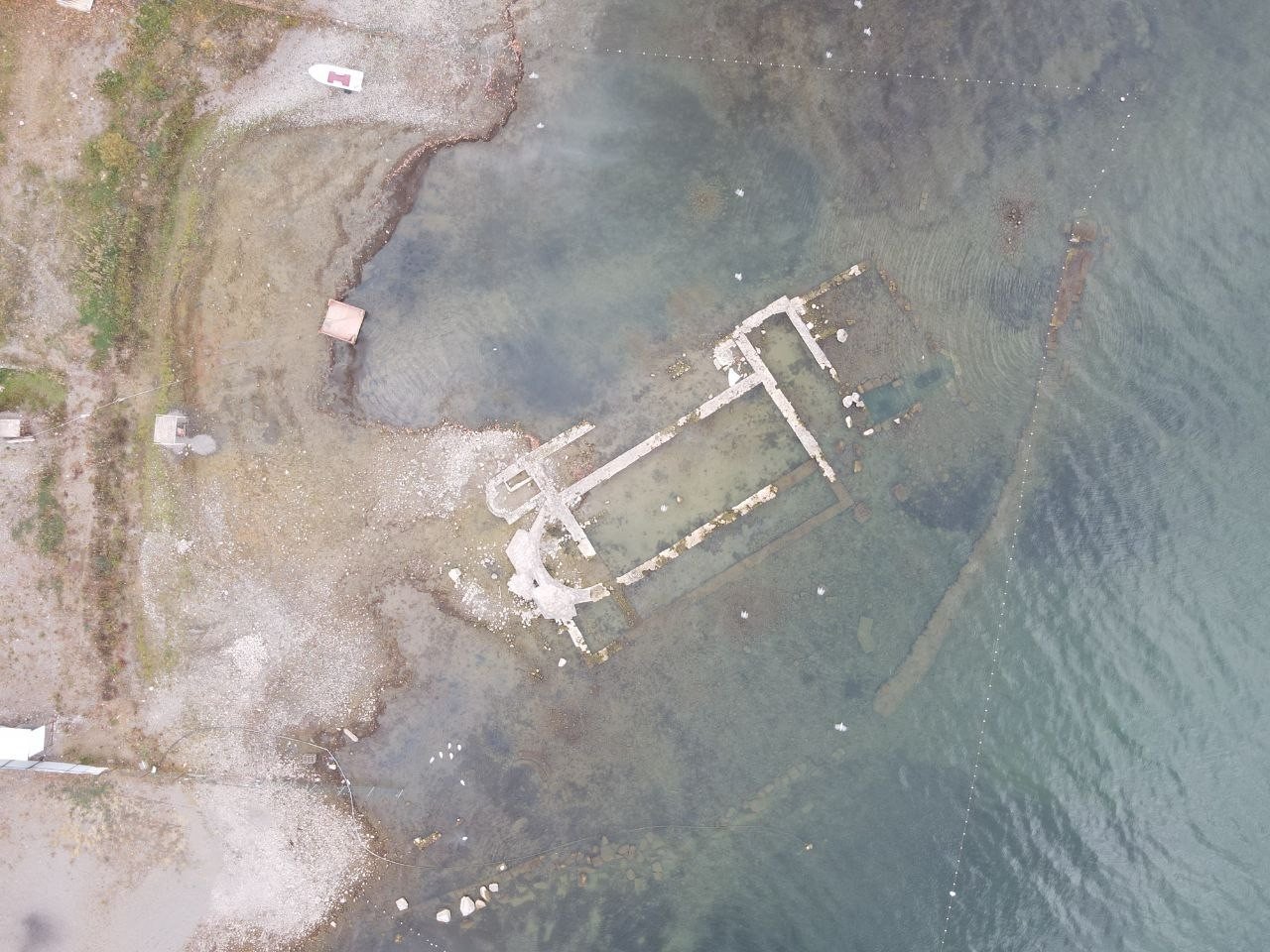 Kasım ayının ortasında gölde yüzdüler