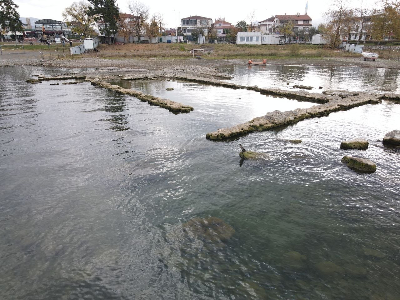 Kasım ayının ortasında gölde yüzdüler