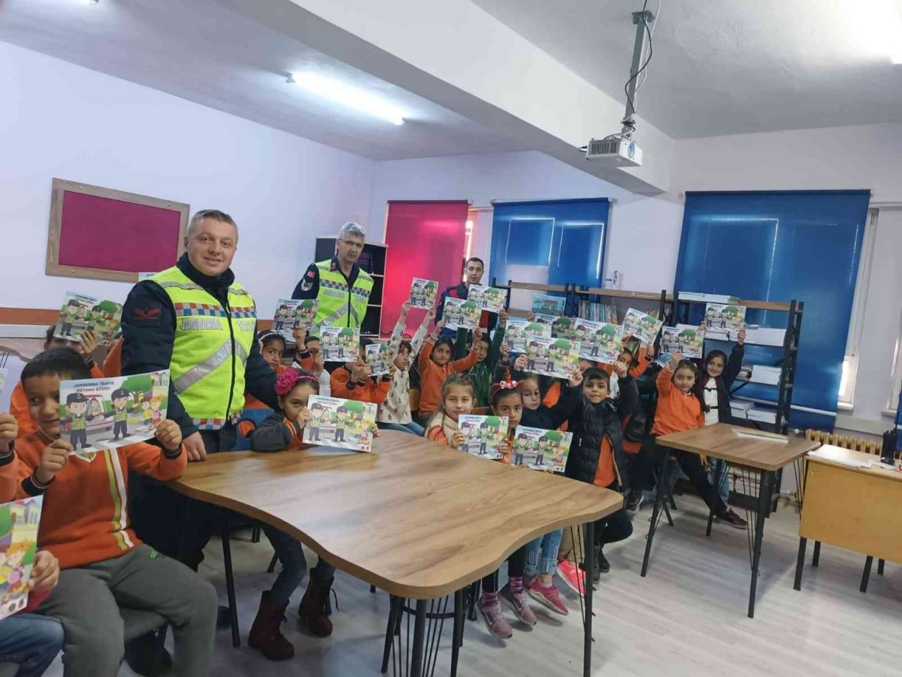 Jandarma’dan ‘KADES’ ve ’Siber Zorbalık’ eğitimi