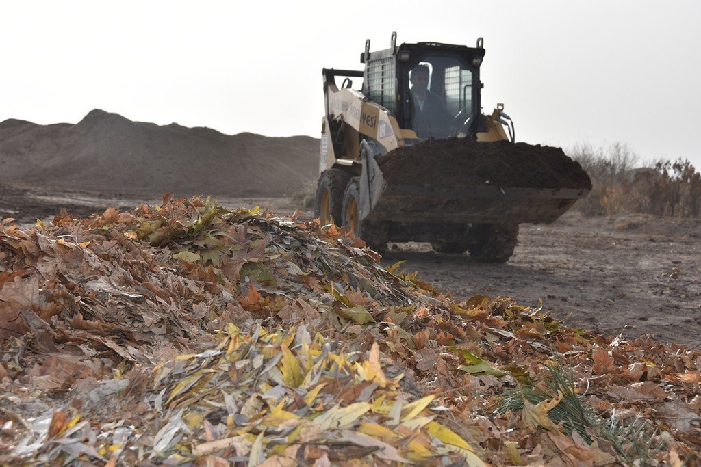 Kocasinan Belediyesi; Kuru Yaprakları Gübreye Dönüştürüyor
