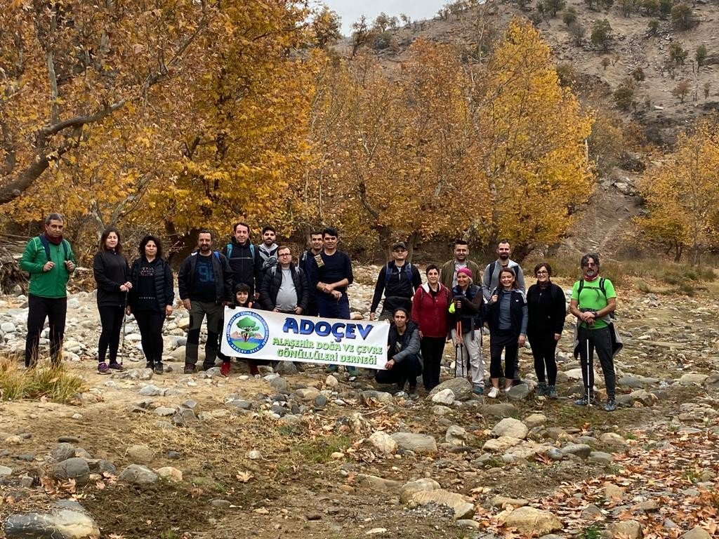 Sarıgöl’ün Kısık Kanyonu doğa severlerin ilgi odağı oldu