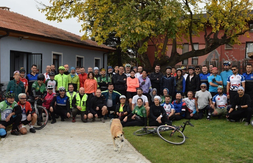 Tarih öncesine pedalladılar